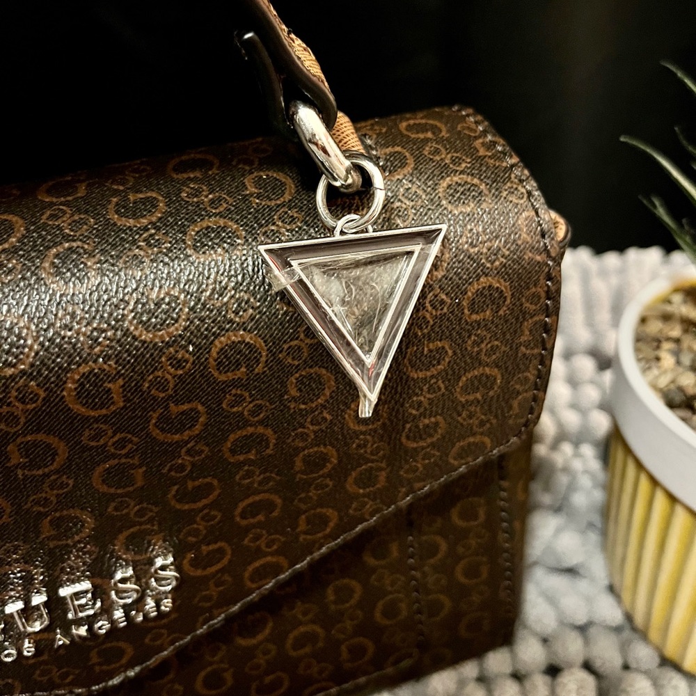 Small brown Guess bag - Picture 2 of 4